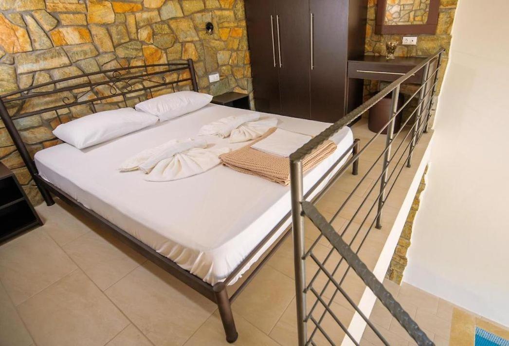 Stone Suites Pefkochori Esterno foto